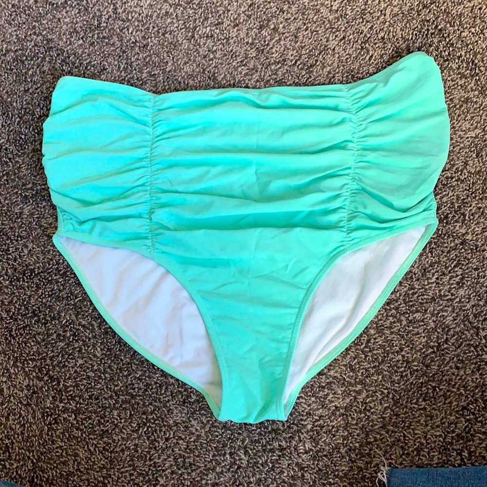 Kortni Jeane maternity swim bottoms in mint